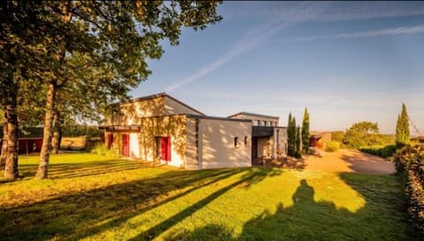 Beautiful villa with pool in the heart of Périgord
