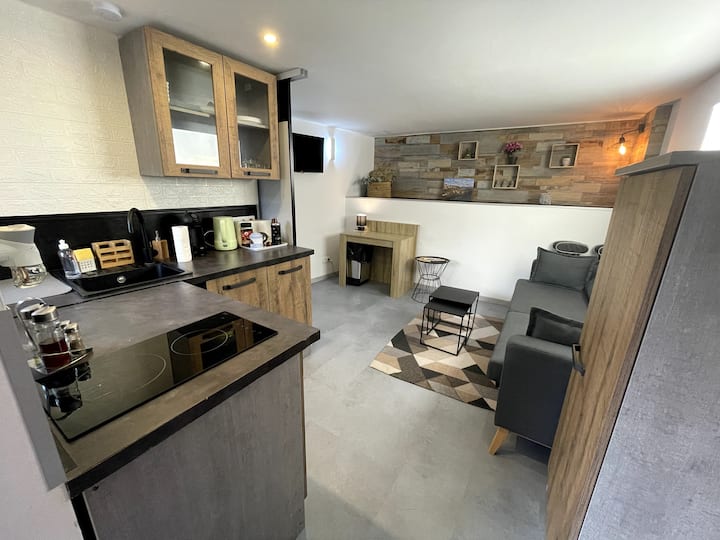 Bas De Maison De 30m² Dans L'arrière-pays Niçois - La Turbie