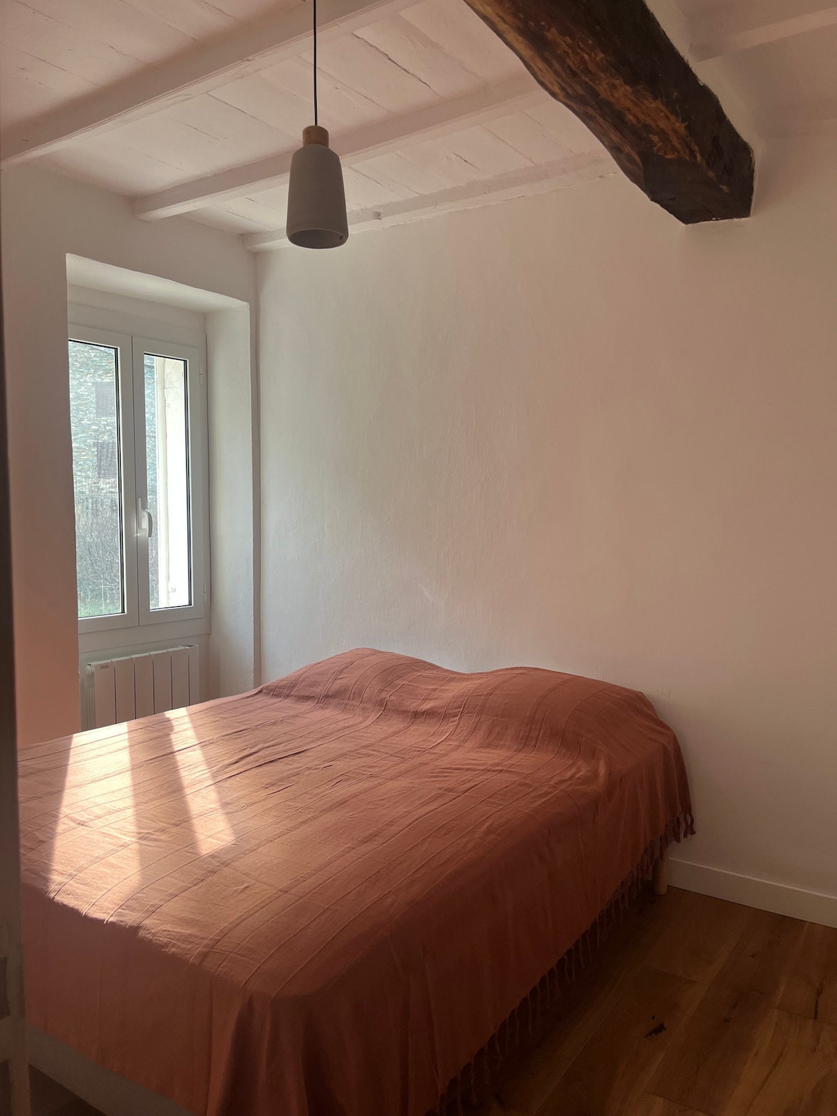 Საძინებელი ორადგილიანი საწოლი მე-2 სართული 