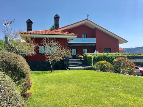 Luxury villa for leisure and rest in Oviedo