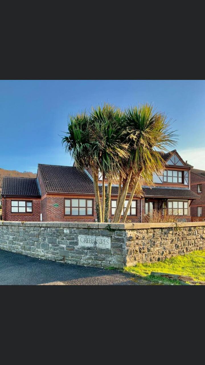 Gower Home. Incredible Views. Sleeps 10 Houses for Rent in