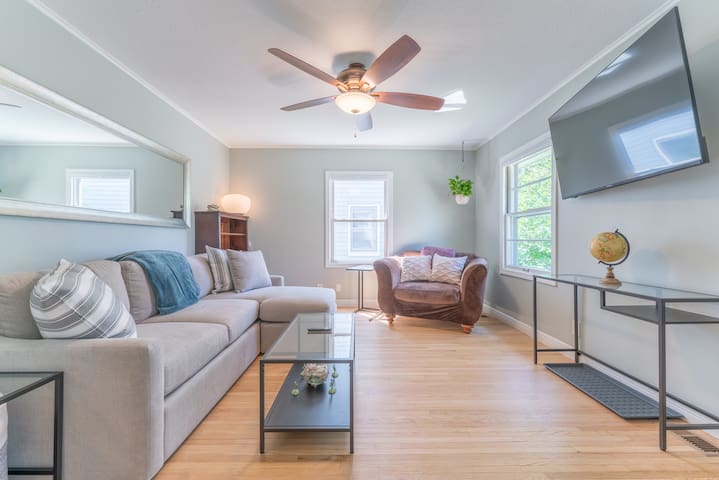 Twin Cities Oasis | Hot Tub gallery image 3