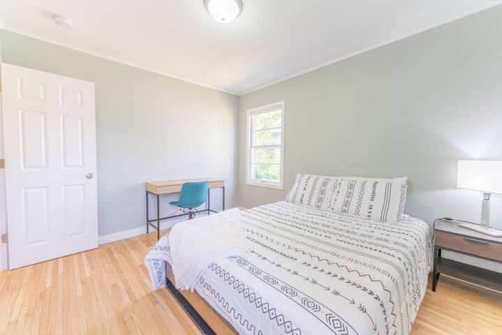 Twin Cities Oasis | Hot Tub gallery image 5