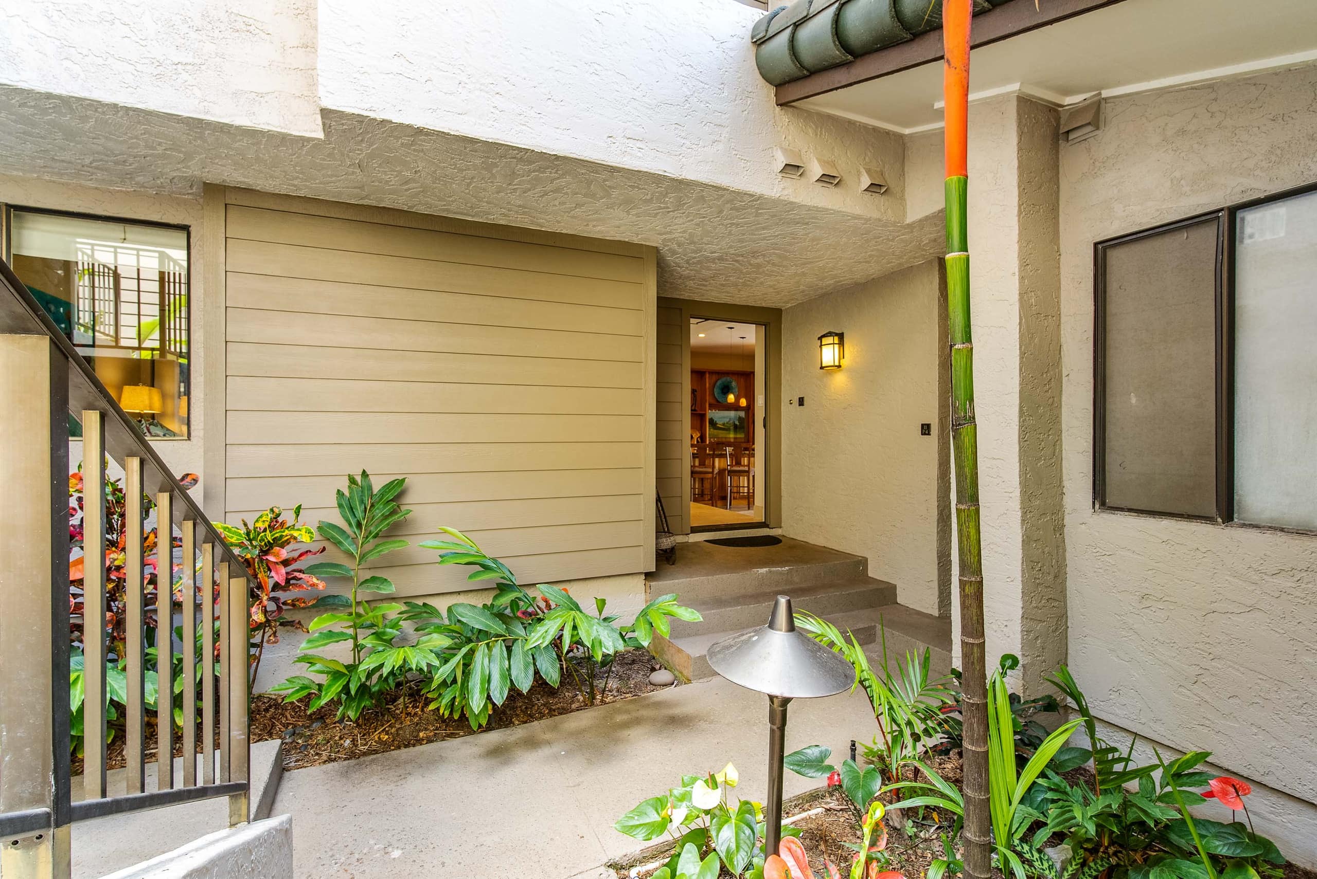 Condo in Lahaina · ★4.89 · 2 bedrooms · 3 beds · 2 baths - Image 23