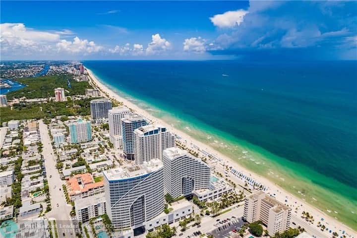 Casa deslumbrante de 5 quartos com piscina aquecida e sala de jogos - Casas  para Alugar em Fort Lauderdale, Flórida, Estados Unidos - Airbnb