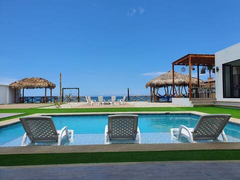 Dreamed Vacations-Foot of the Sea with Pool