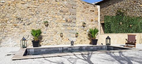 Mas with heated pool, enclosed garden in Provence