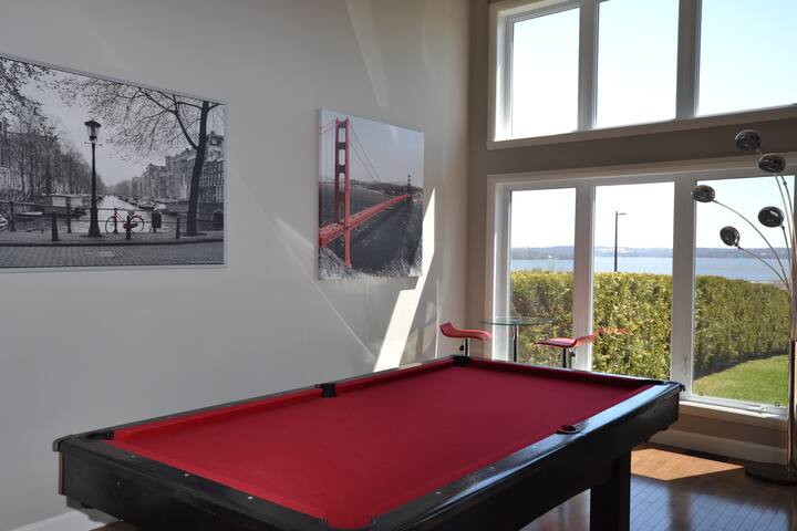 Maison de ville chaleureuse avec vue sur le fleuve gallery image 3