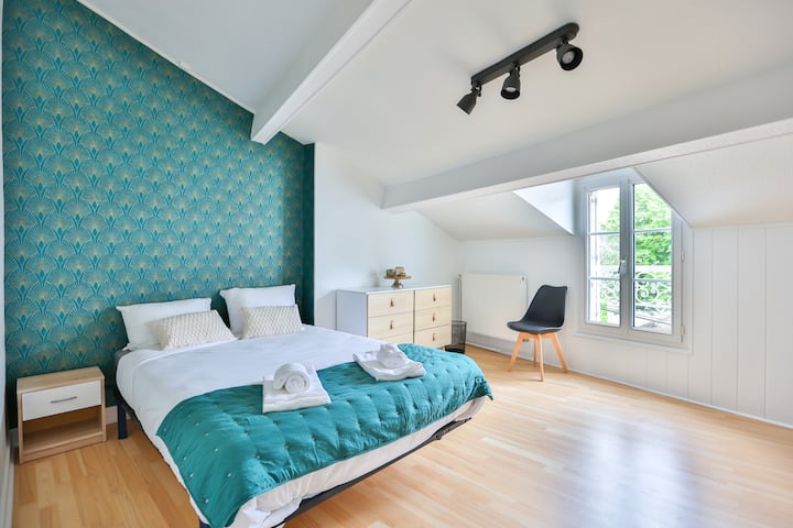 - Chumba cha familia 4
- Kitanda cha watu wawili
- kitanda cha kuvuta (vitanda 2 90x190)
- Chumba cha kuhifadhia