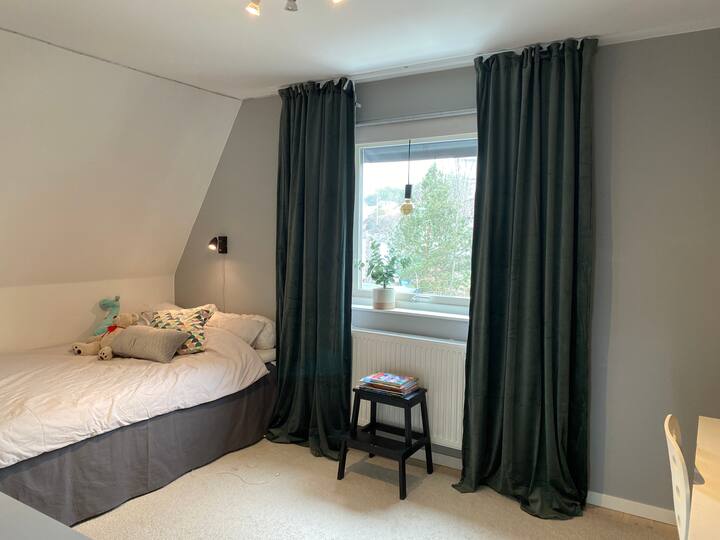 Spálne so 120 lôžkami na hornom poschodí