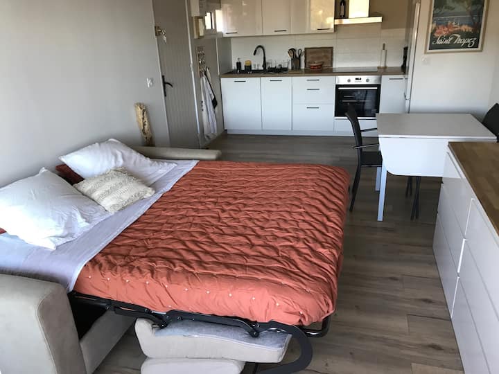 Krevat divan 160 cm 
dyshek i ri 15 cm * t****ë