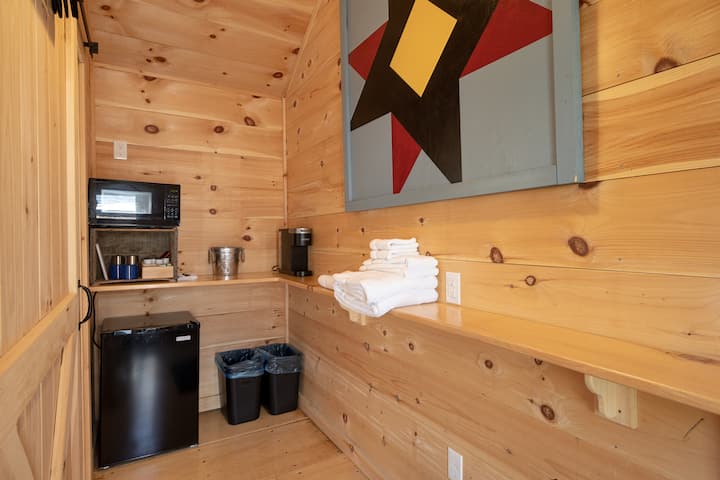 Beautiful Maine Cabin • Wood Fired Cedar Sauna - Sandy Point Beach, ME