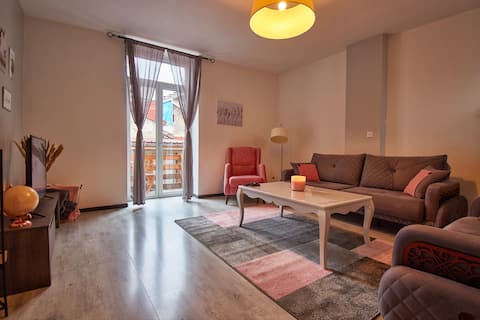 Propriété Airbnb réussie: Lamartine House - Full Town Center With Garage à Saint Claude