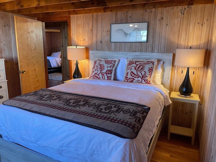 Schlafzimmer 1