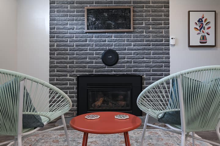 Clean & Spacious Basement Apartment With Office - North Bay