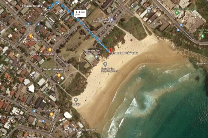 Beachside retreat 4 bedrooms + guest room and pool gallery image 3