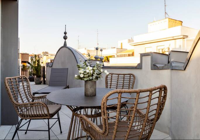 Luxury Two-Bedroom Penthouse with Terrace gallery image 5