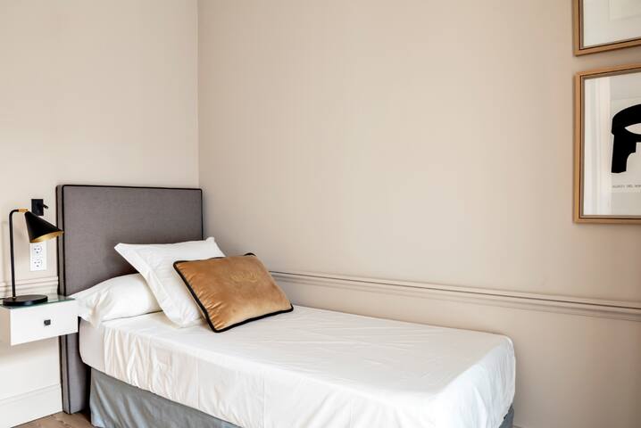 Luxury Two-Bedroom Penthouse with Terrace gallery image 2