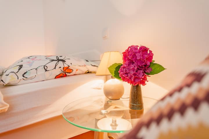 Pumzika chumbani / Počitek v sobi