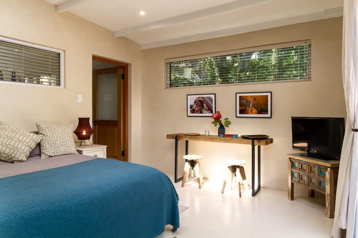 Chumba cha 3 cha kulala, ndani ya fleti inayojitegemea (yenye mlango ulio karibu na nyumba kuu)