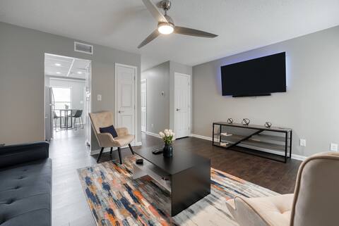 Premium Townhome #1 w/ 2 King Beds & Luxury Baths