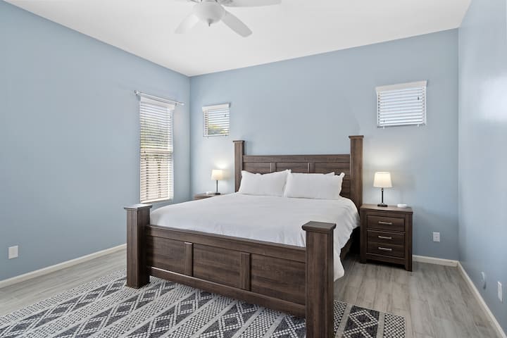 Large master,  king size bed. 