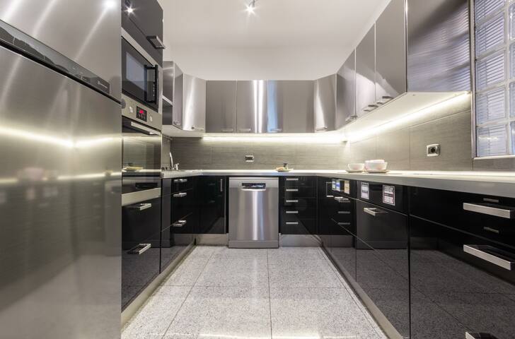 Incantevole appartamento nel cuore di Brera 160m2 gallery image 4