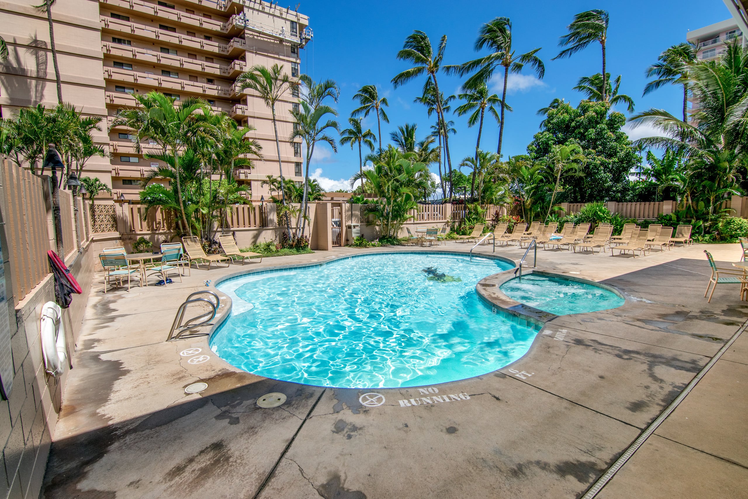Condo in Lahaina · ★4.93 · Studio · 2 beds · 1 bath - Image 6