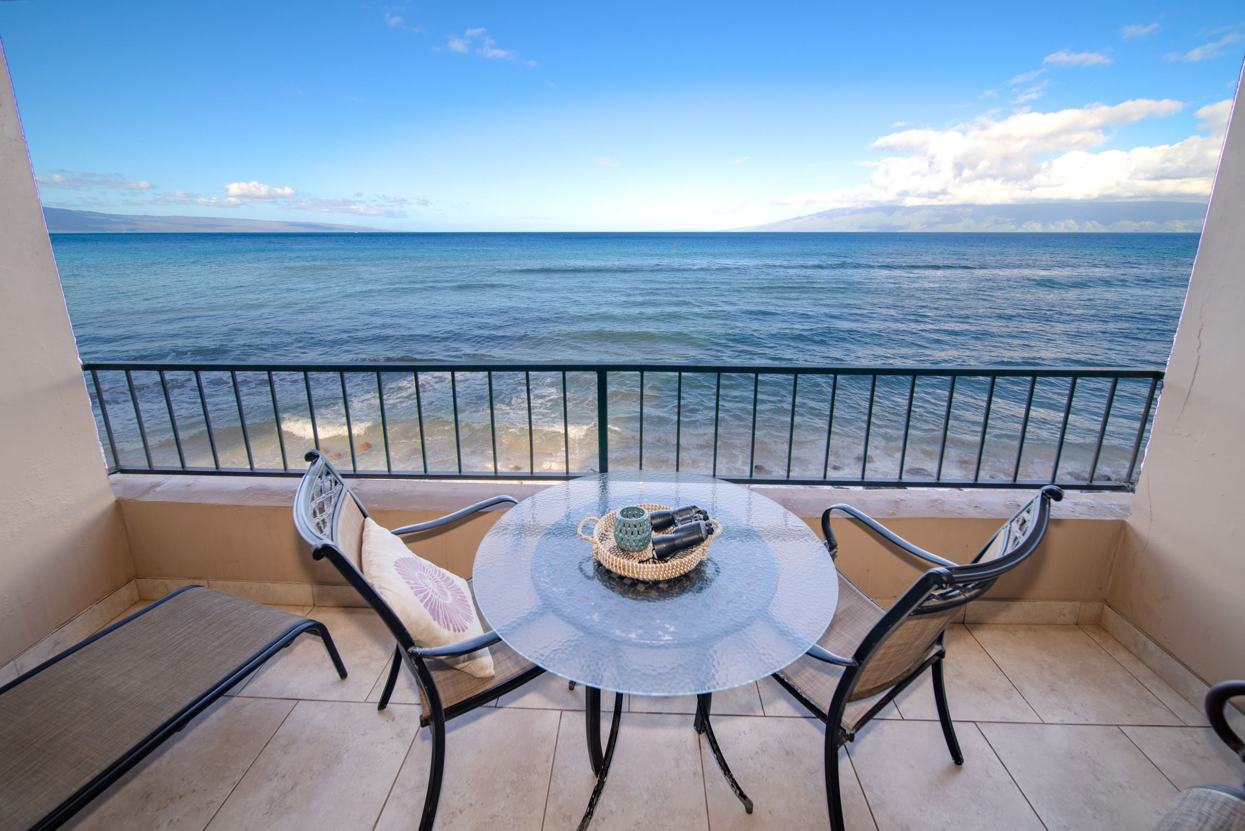 Condo in Lahaina · ★4.93 · Studio · 2 beds · 1 bath - Image 1