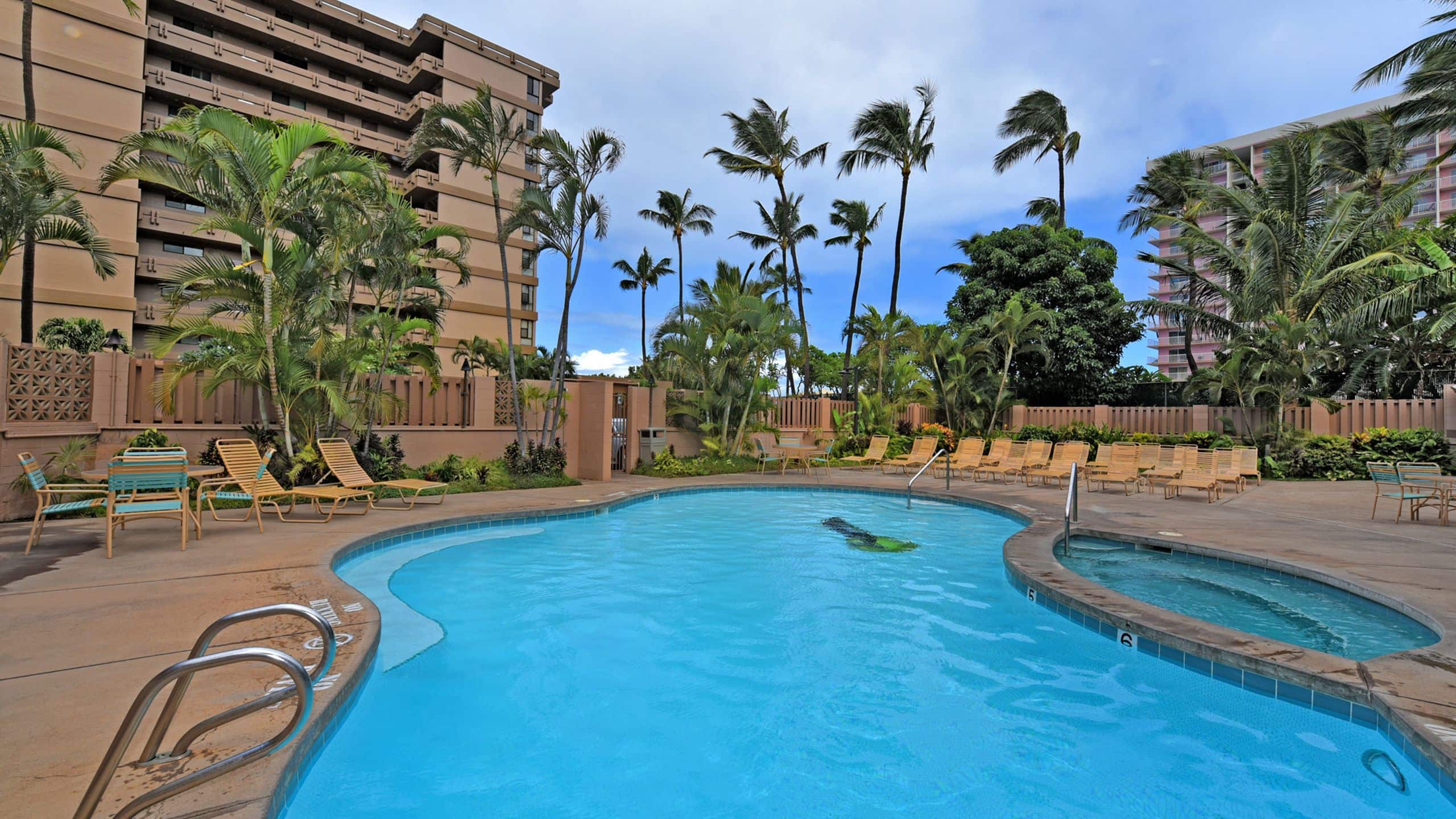 Condo in Lahaina · ★4.93 · Studio · 2 beds · 1 bath - Image 5