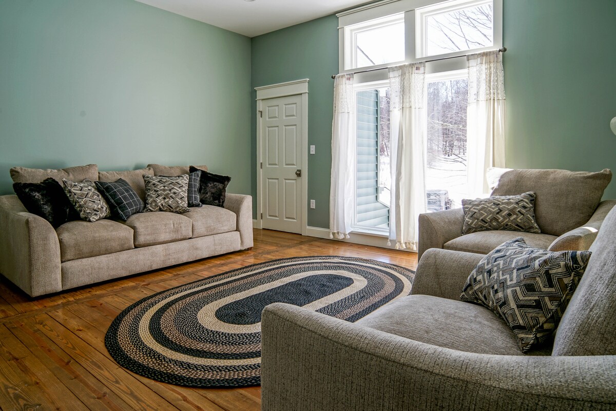 TV soba.  Puno udobnih mjesta za sjedenje.......