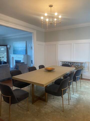 Gorgeous 4 BR/2.5bath in the heart of the UWS gallery image 3