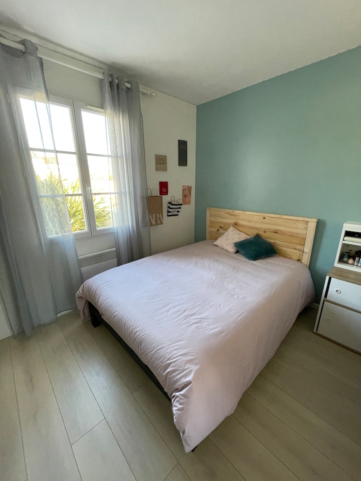 غرفة نوم 3 مع سرير مزدوج