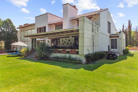 Casa Las Morelianas service included