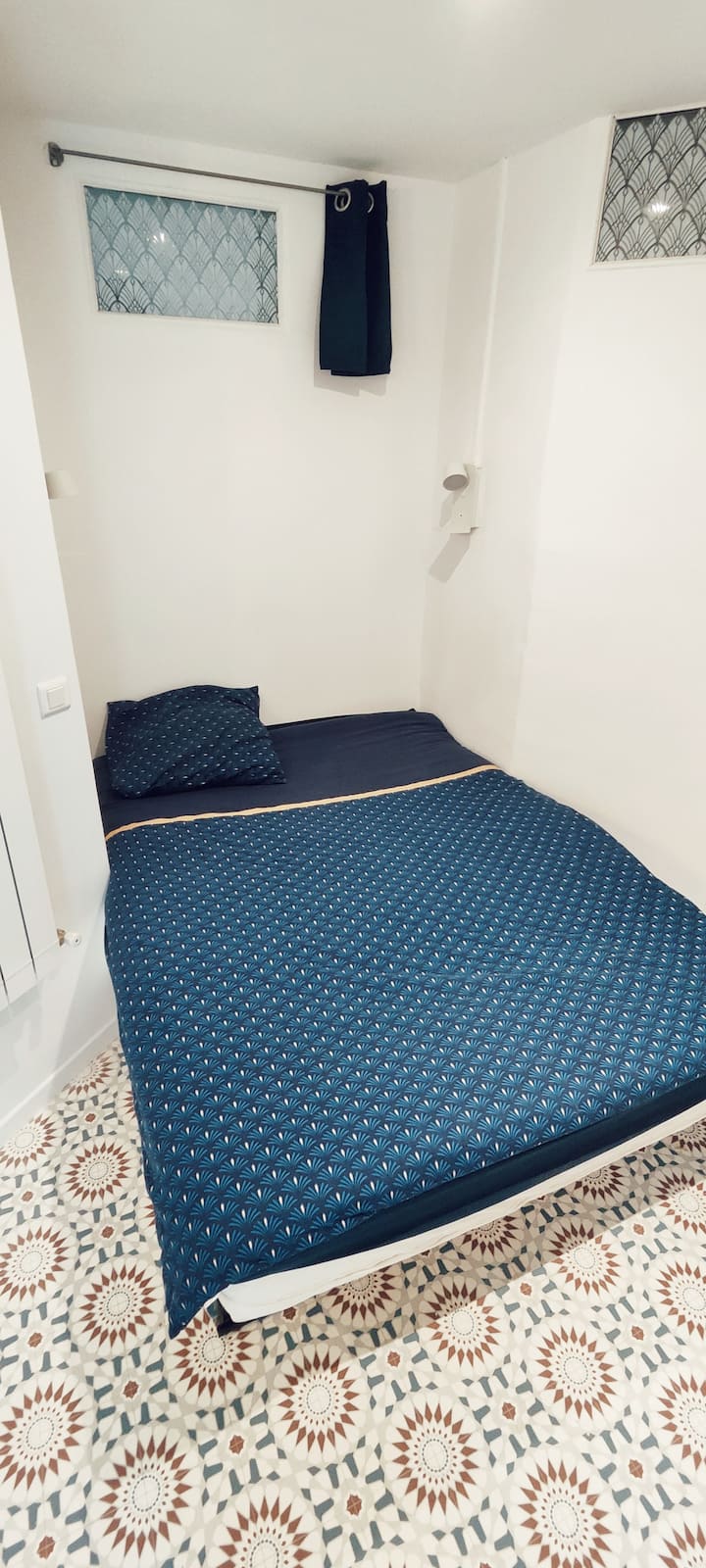 studio u prizemlju: klupa (140 x 130) - posteljina prikladna za svakodnevnu upotrebu.