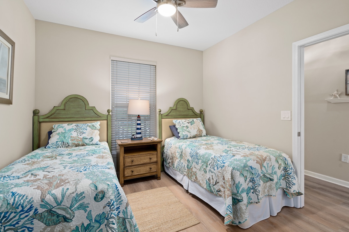 Guest Bedroom Two Twin Beds