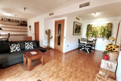 Top Airbnb: 90m2 near Airport, Beach, Metro, Bus. in La Paz