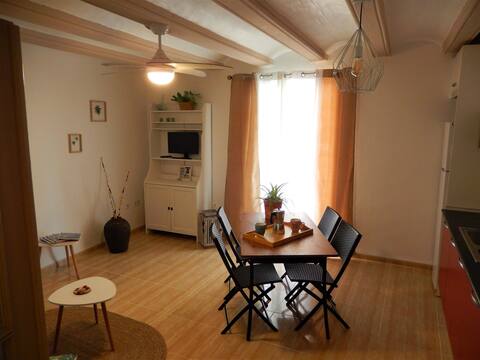 Airbnb con mejor rendimiento: Apartment with balcony, 80 m from the beach en Vinaròs