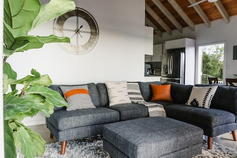 Top performing Airbnb: Hilltop Paradise Vacation Package with Jeep in Charlotte Amalie East