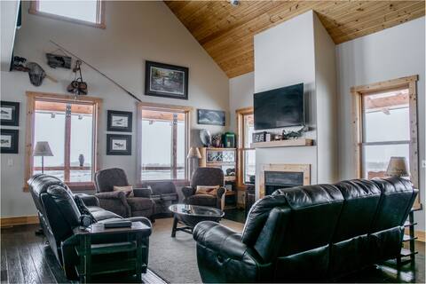 Entire Overlook River View Cabin
