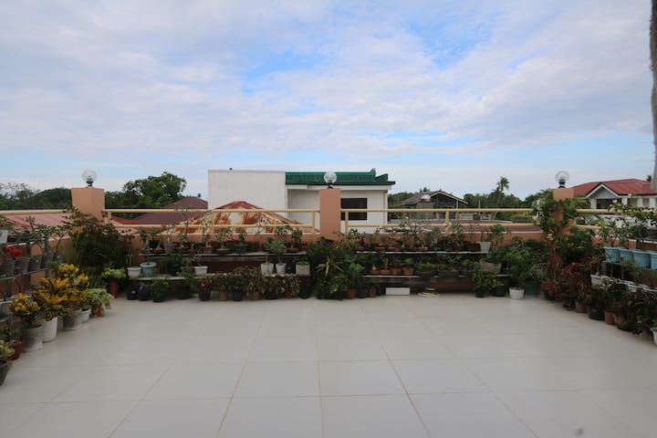 Jm's Hauz (Qhira's Room) Private & Air-conditioned - Kalibo