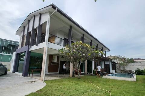 188 Private  Pool Mansion (25-30 pax)