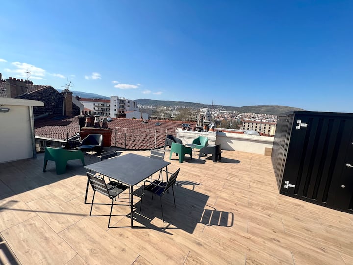 Apartment with stunning private rooftop! Apartments for Rent in ClermontFerrand, Auvergne