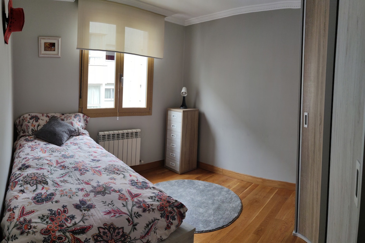 Chumba cha pili cha kulala. Na kitanda kidogo (vitanda viwili pacha).