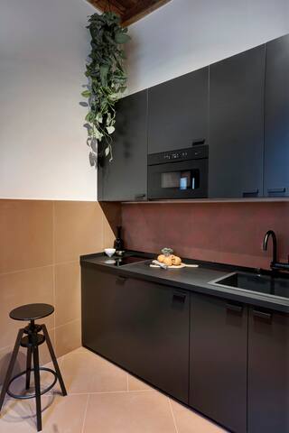 Charming and stylish at Trevi Fountain gallery image 5