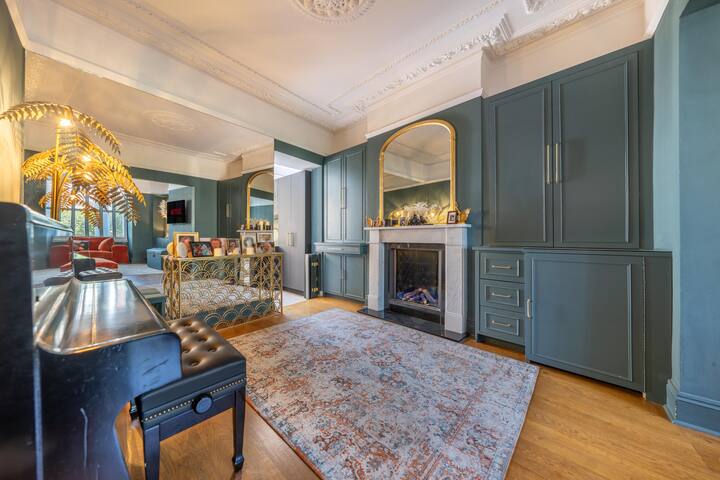 Luxury 5 Bed Townhouse in SW London gallery image 5