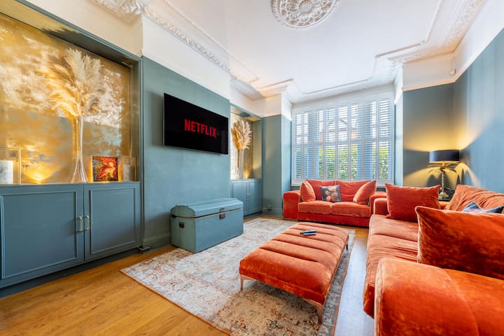 Luxury 5 Bed Townhouse in SW London