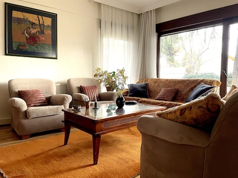 Quiet, 3 bedroom apartment with a patio+bbq area