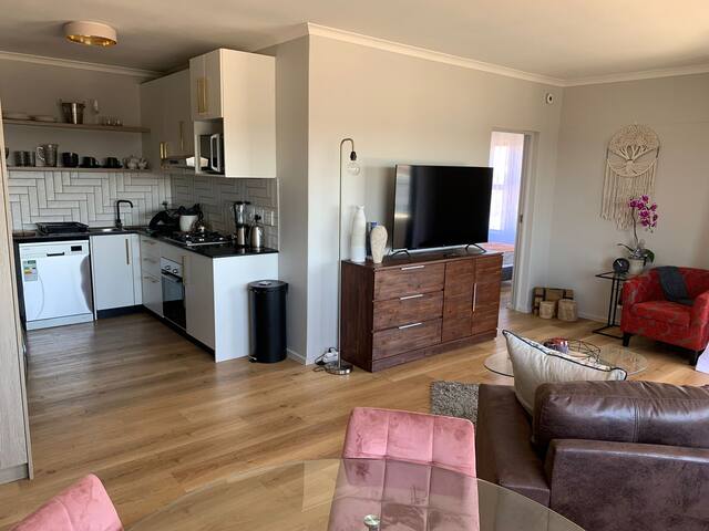 Luxury penthouse with exceptional views. gallery image 5