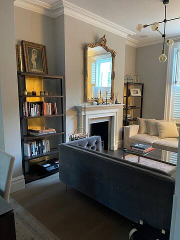 Elegant terraced 5 bedroom family home in Chelsea gallery image 3